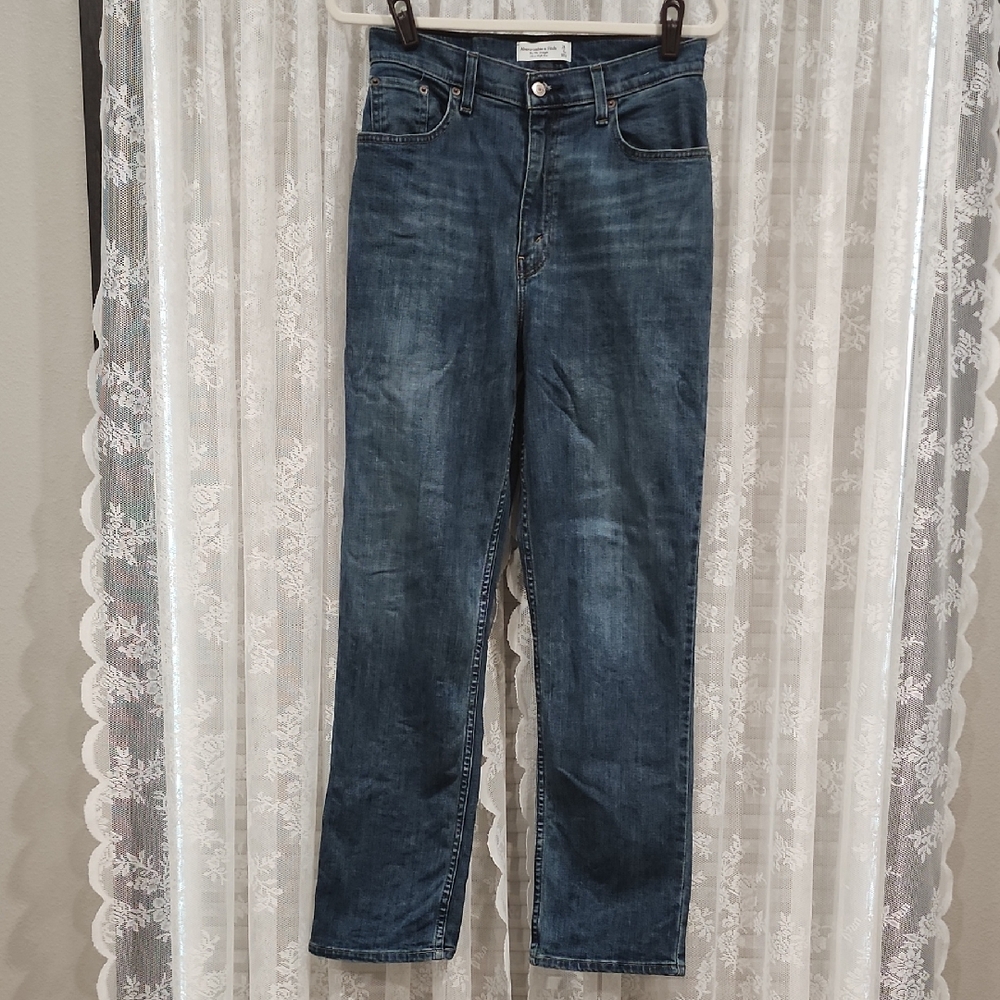 NWOT Abercrombie & Fitch "The 90's Straight Ultra High Rise" Curve Love Jeans